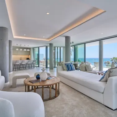 Venta de apartamento en planta media en Estepona