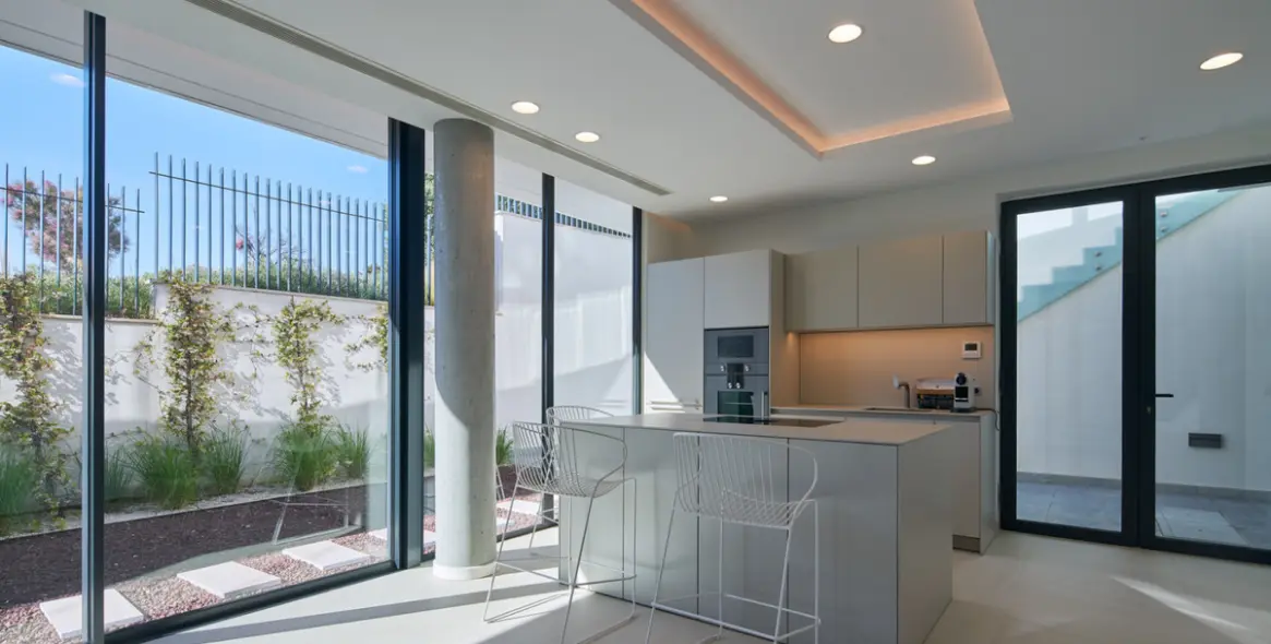 Продажа апартаментов на среднем этаже в Estepona 19