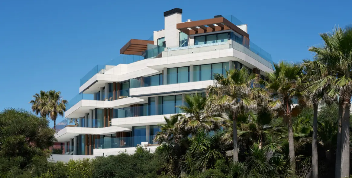 Продажа апартаментов на среднем этаже в Estepona 26