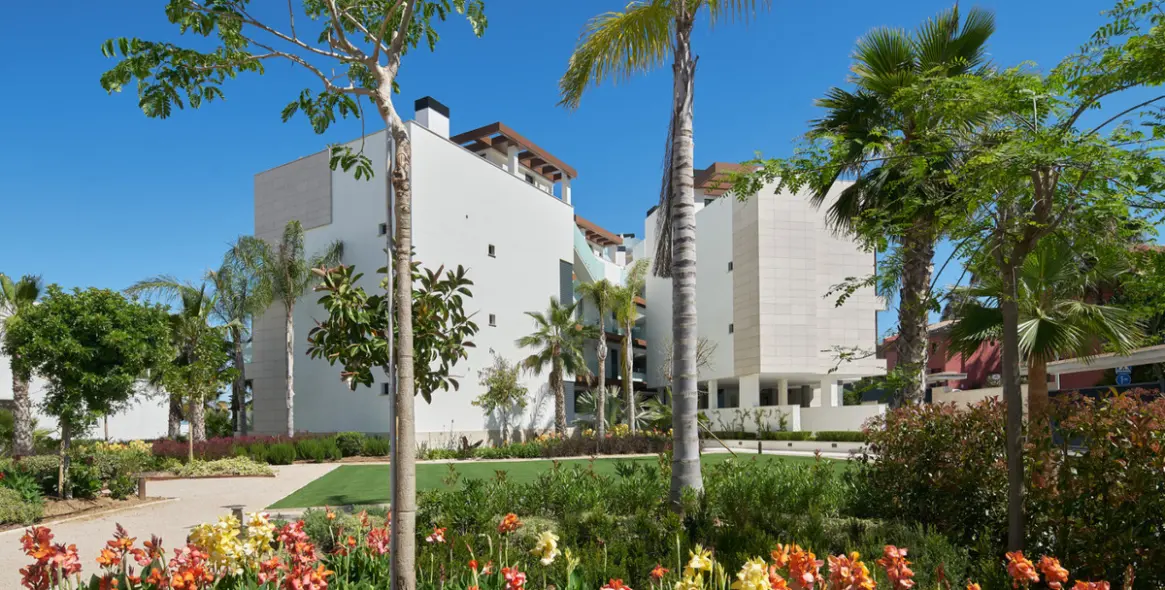 Продажа апартаментов на среднем этаже в Estepona 28