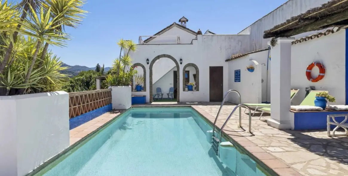 Sale of detached villa in Cortes de la Frontera 1