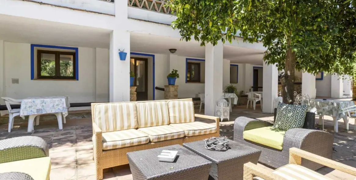 Sale of detached villa in Cortes de la Frontera 2