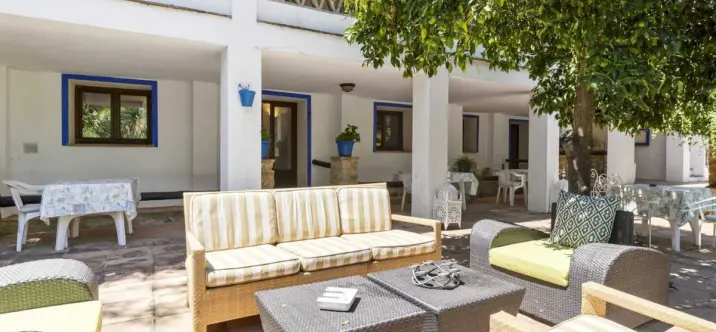 Sale of detached villa in Cortes de la Frontera 1