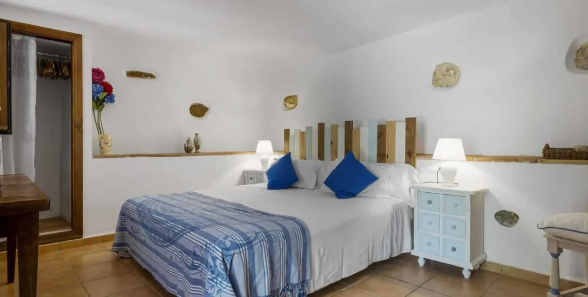 Sale of detached villa in Cortes de la Frontera 3