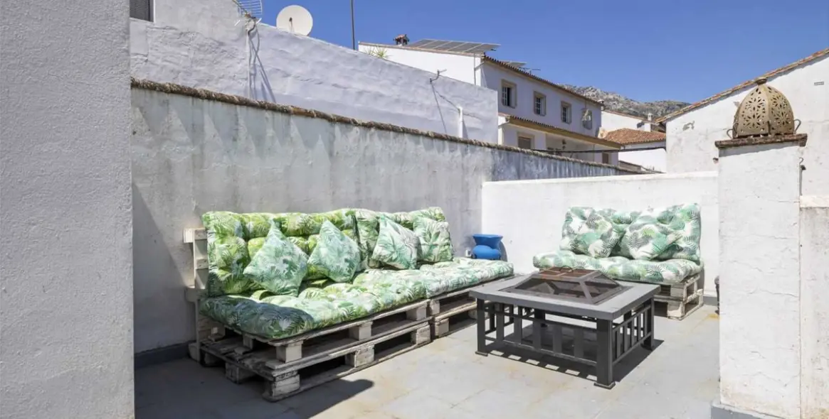 Sale of detached villa in Cortes de la Frontera 4