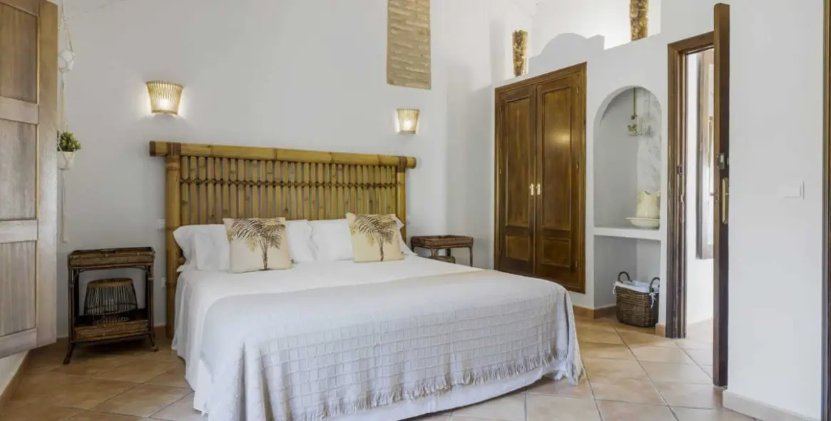 Sale of detached villa in Cortes de la Frontera 8