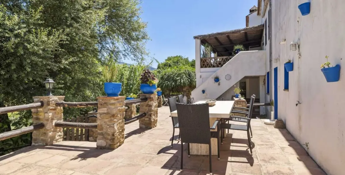 Sale of detached villa in Cortes de la Frontera 10