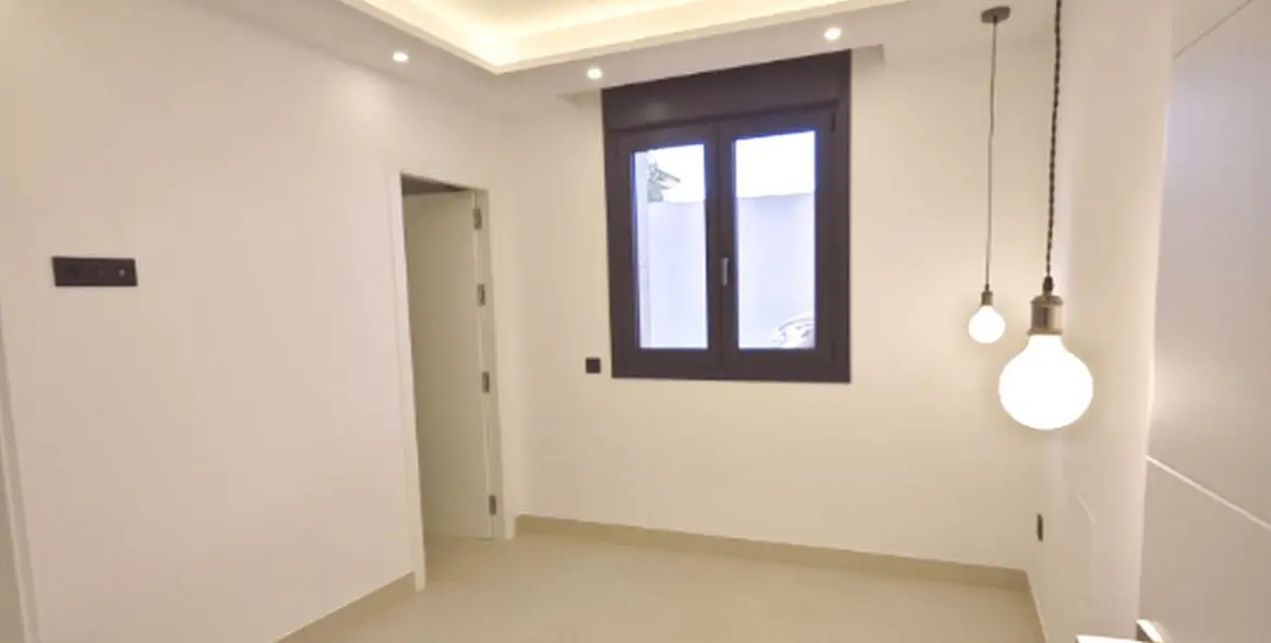 Продажа  отдельно стоящей виллы в El Coto 8