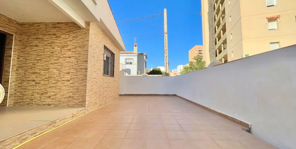 Продажа  отдельно стоящей виллы в Fuengirola 18