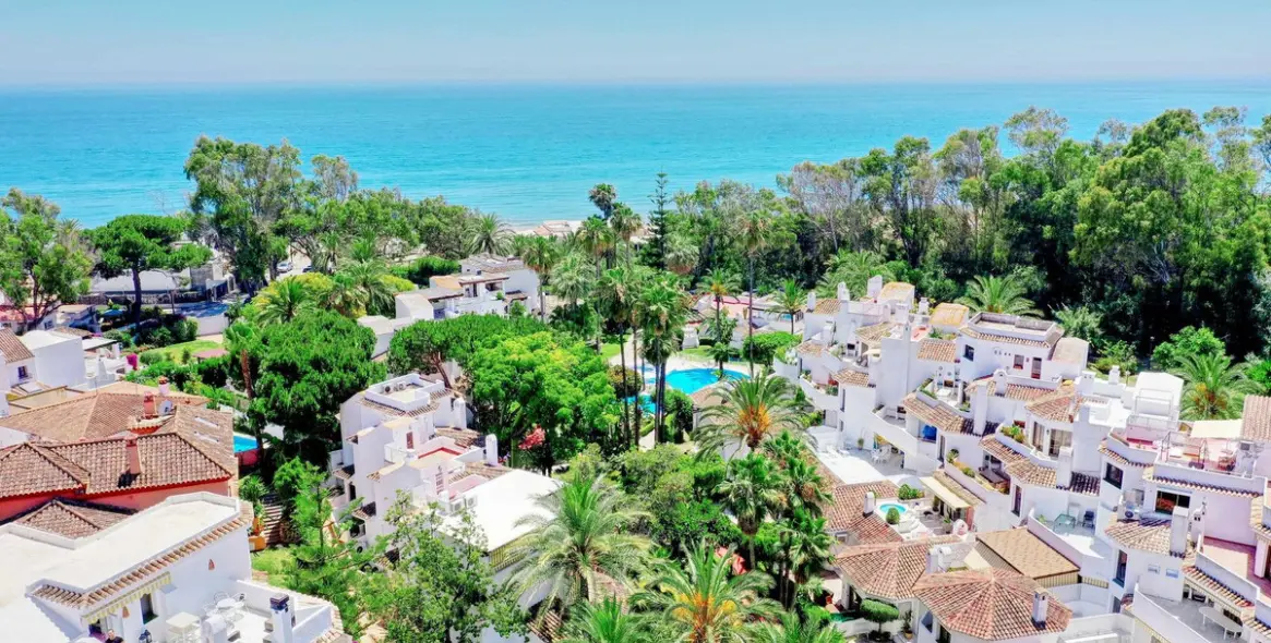 Sale of penthouse in Elviria 17