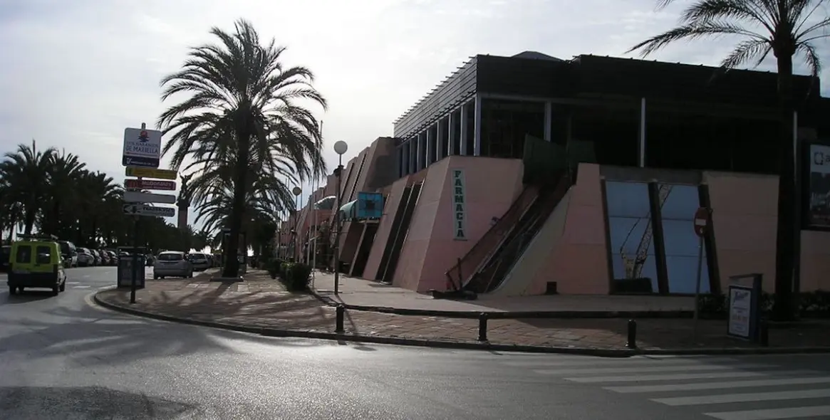 Long-term rent of office in Puerto Banús 3