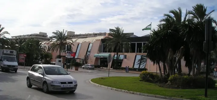 Long-term rent of office in Puerto Banús 3