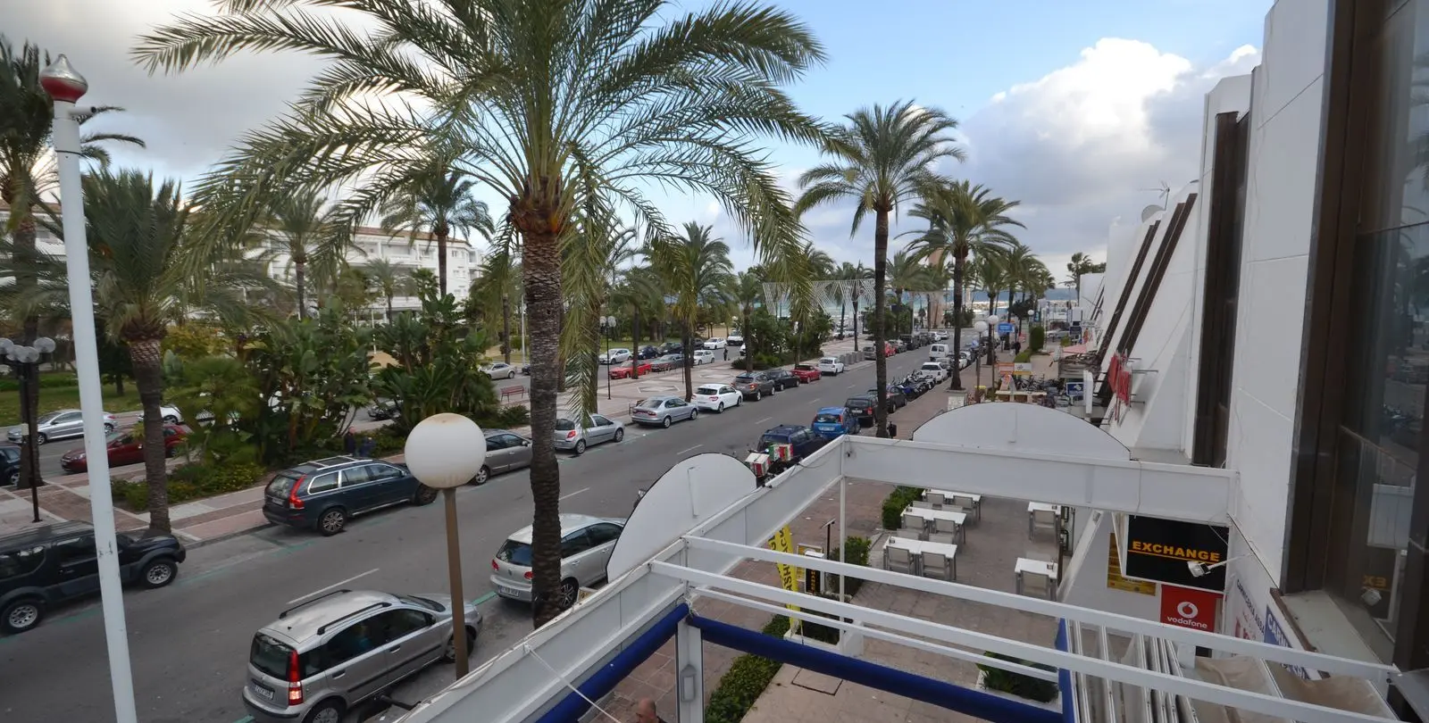 Sale of office in Puerto Banús 1