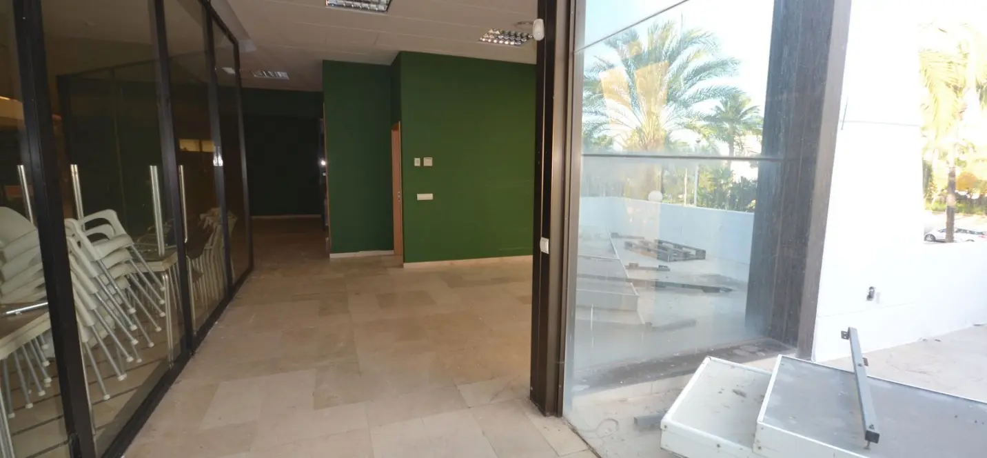 Sale of office in Puerto Banús 2