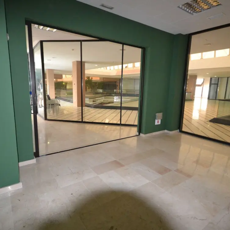 Sale of office in Puerto Banús