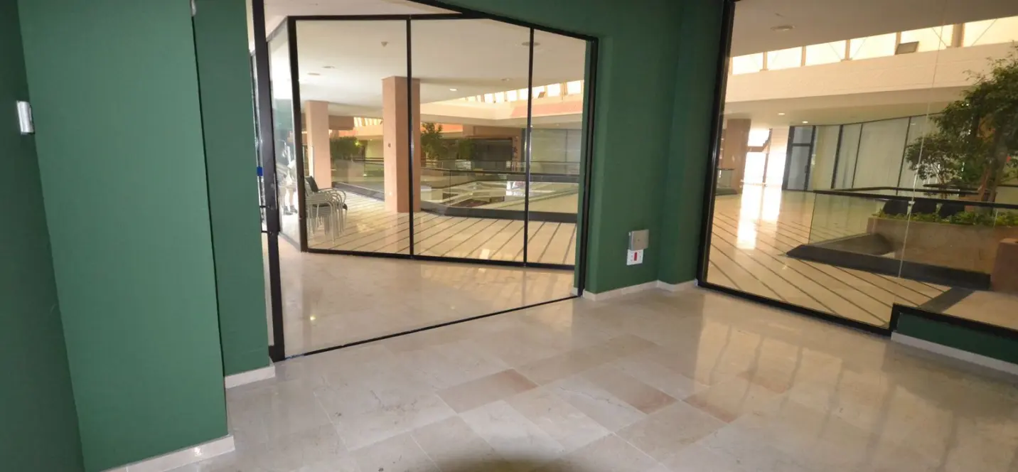 Sale of office in Puerto Banús 4