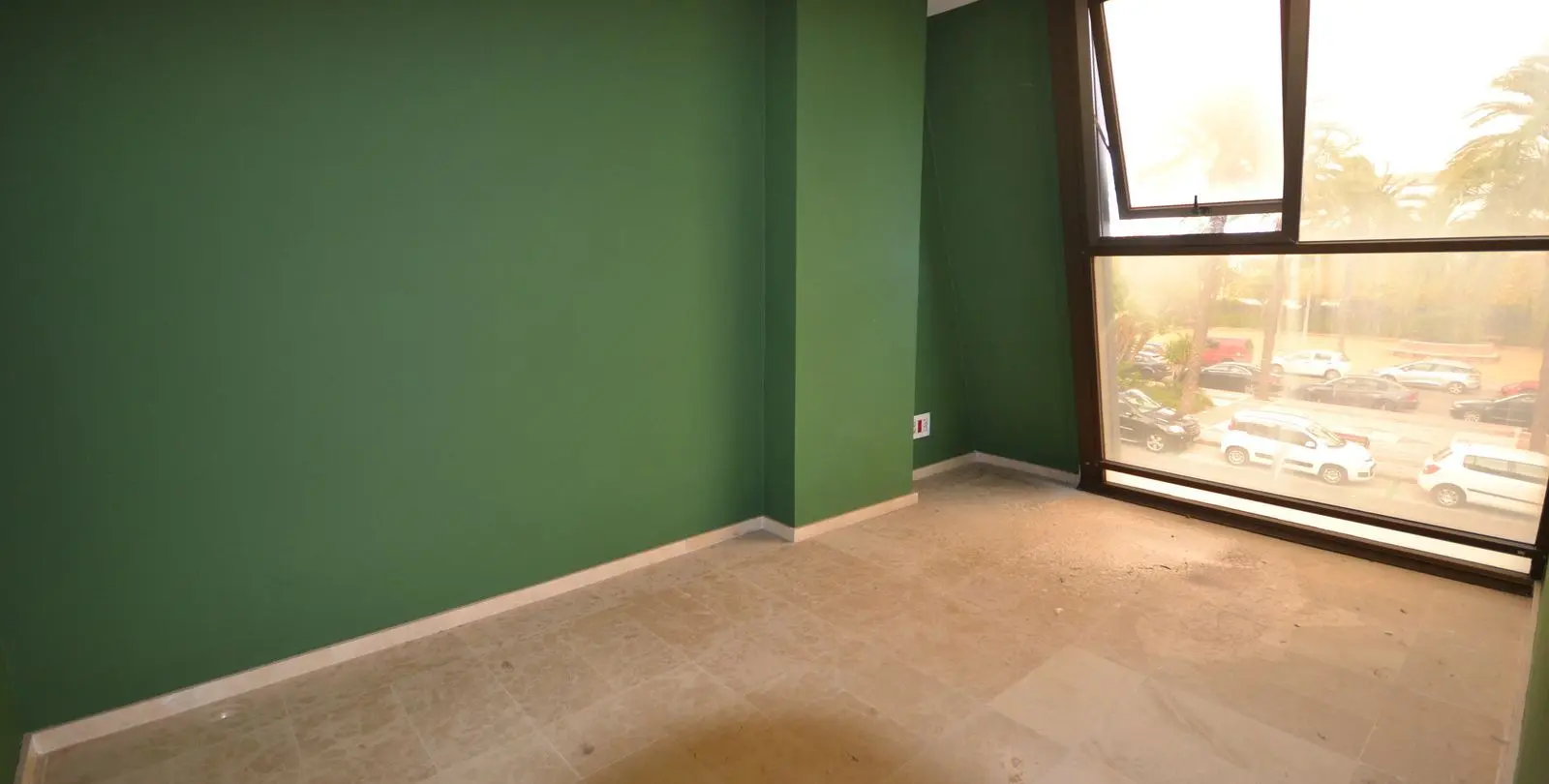 Sale of office in Puerto Banús 6