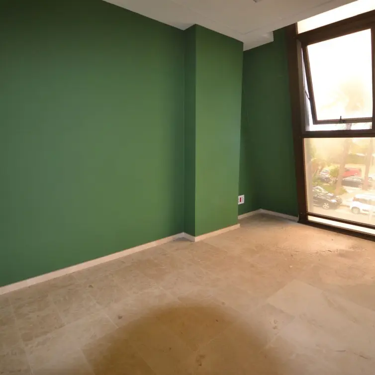 Sale of office in Puerto Banús