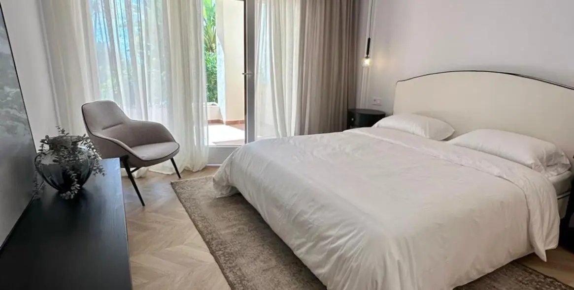 Sale of ground floor apartment in Estepona 20