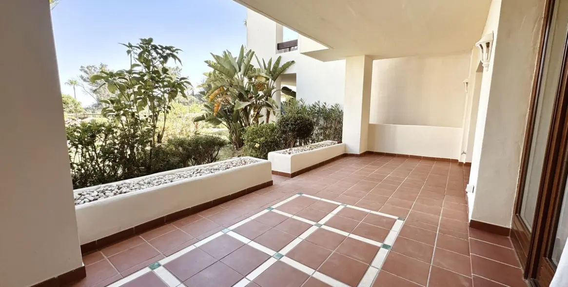 Продажа апартаментов на первом этаже в Estepona 42