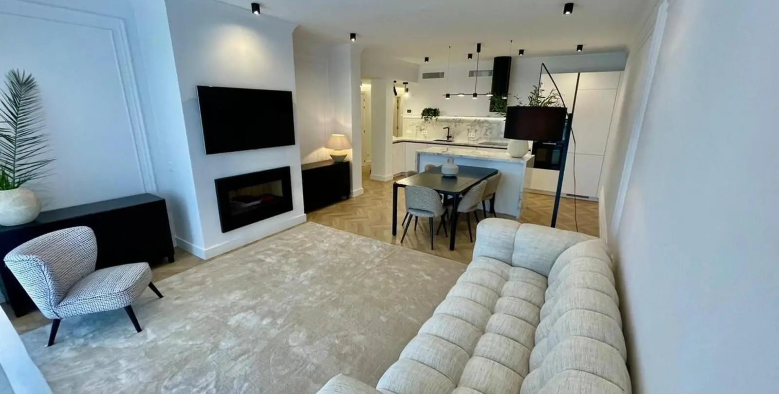 Venta de apartamento en planta baja en Estepona 15
