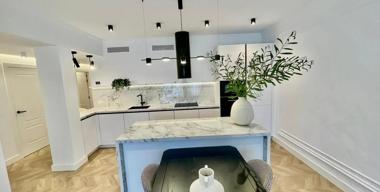 Venta de apartamento en planta baja en Estepona 17