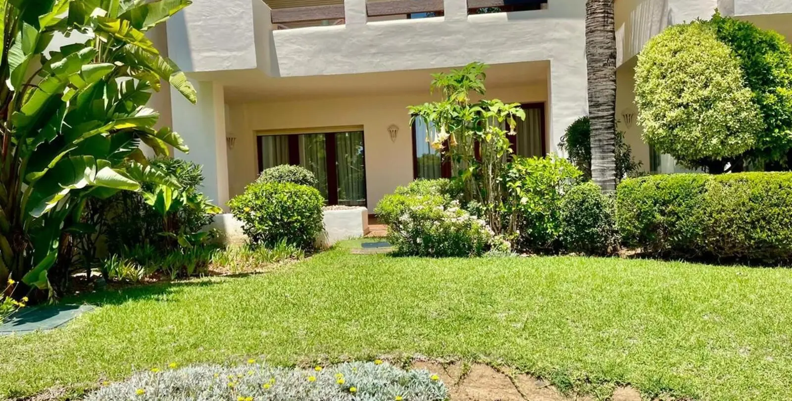 Venta de apartamento en planta baja en Estepona 38
