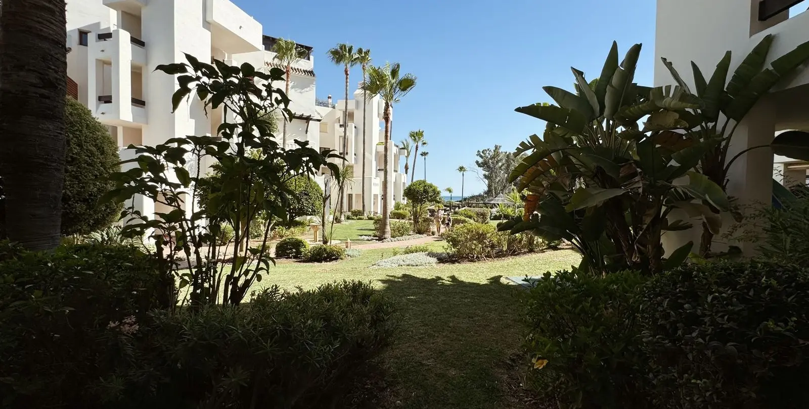 Venta de apartamento en planta baja en Estepona 45