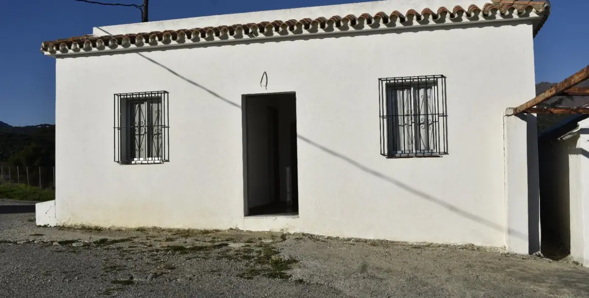 Sale of residential plot in Casares 3