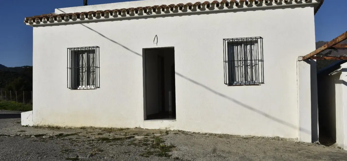 Sale of residential plot in Casares 2