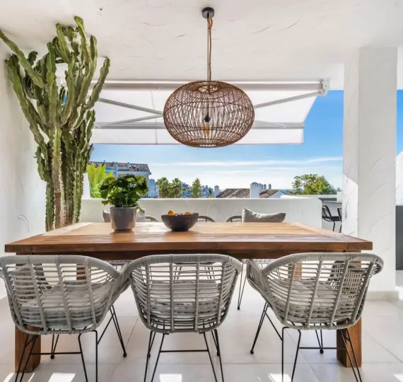 Sale of penthouse duplex in Marbella