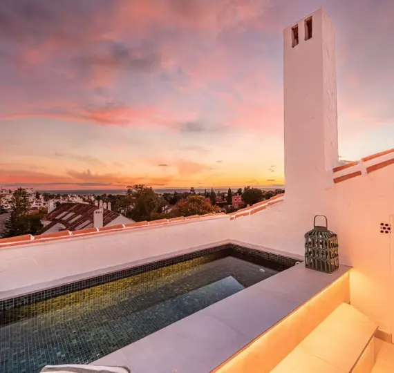 Sale of penthouse duplex in Marbella