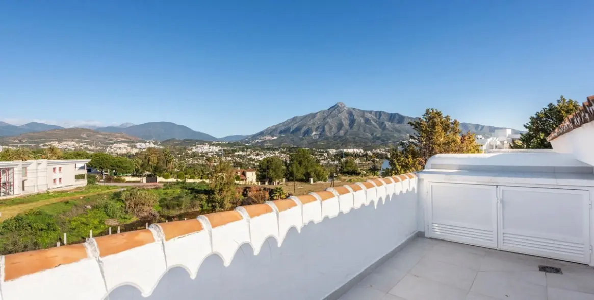 Sale of penthouse duplex in Marbella 7