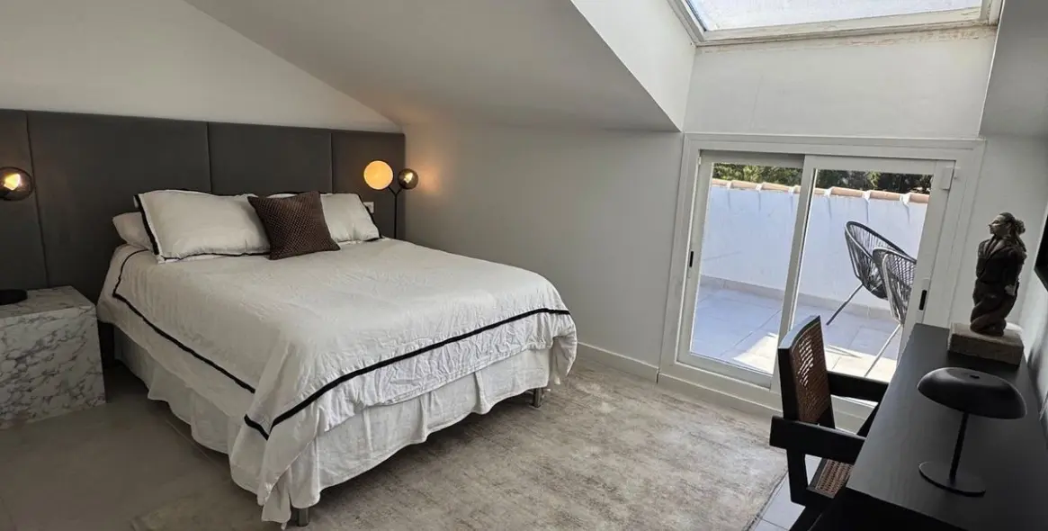 Sale of penthouse duplex in Marbella 17