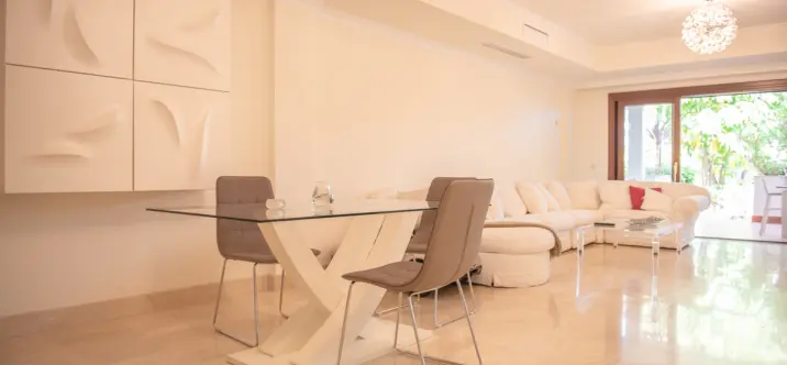 Апартаменты на первом этаже R3882148 2