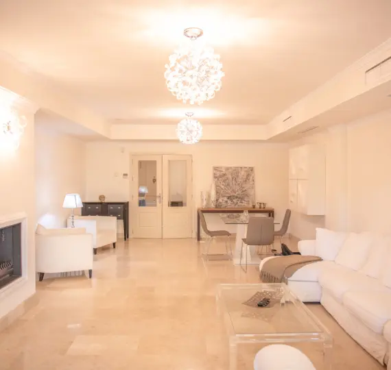 Апартаменты на первом этаже R3882148