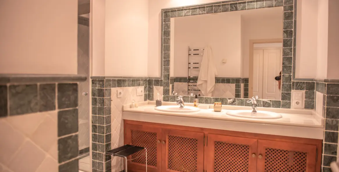 Долгосрочная аренда апартаментов на первом этаже в Marbella (район Marbella) 9