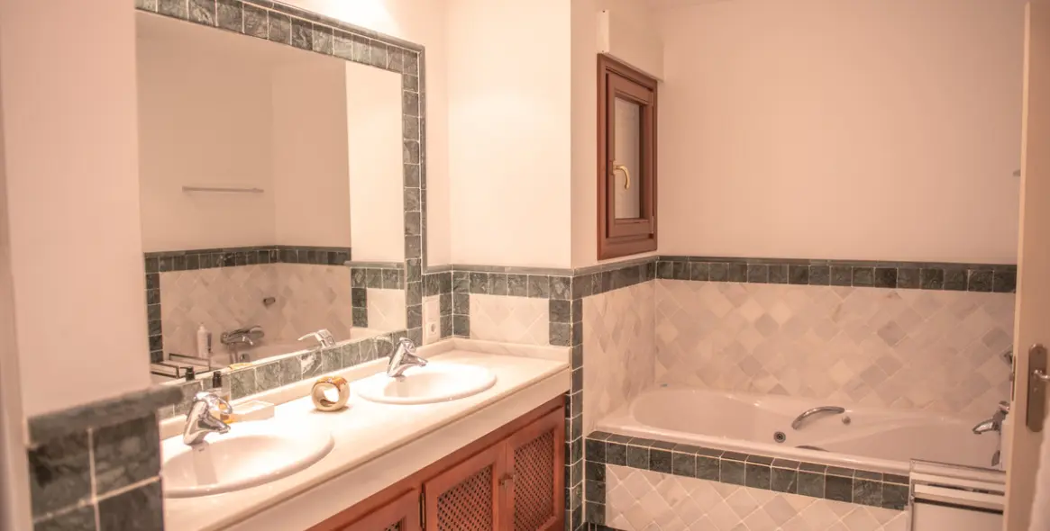 Long-term rent of ground floor apartment in Marbella 11