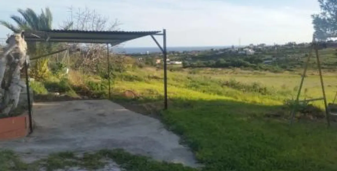 Sale of residential plot in Estepona 3