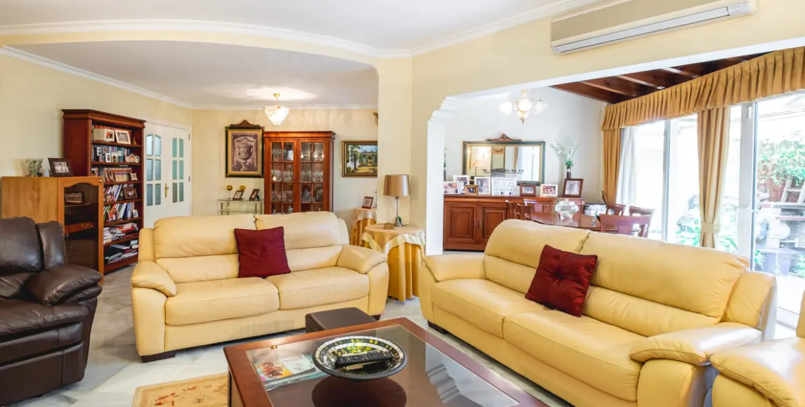 Продажа таунхауса в Fuengirola 2