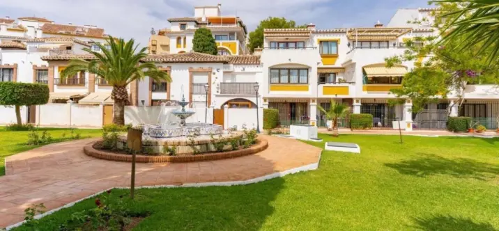 Продажа таунхауса в Fuengirola 2