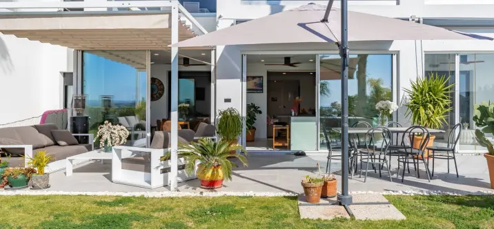 Sale of ground floor apartment in Estepona 0