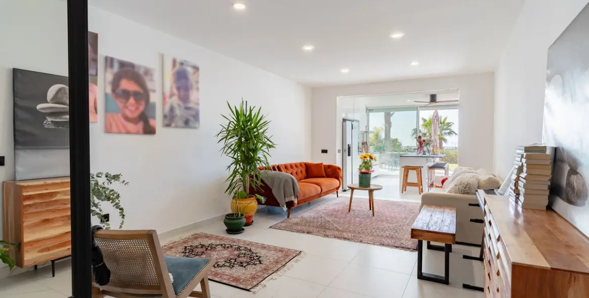 Sale of ground floor apartment in Estepona 18