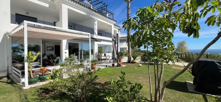 Venta de apartamento en planta baja en Estepona 3