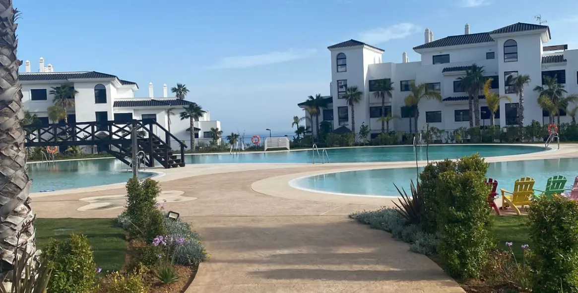 Venta de apartamento en planta baja en Estepona 10