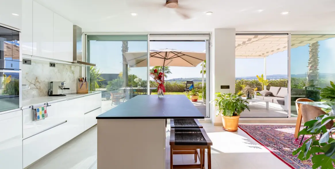 Venta de apartamento en planta baja en Estepona 16