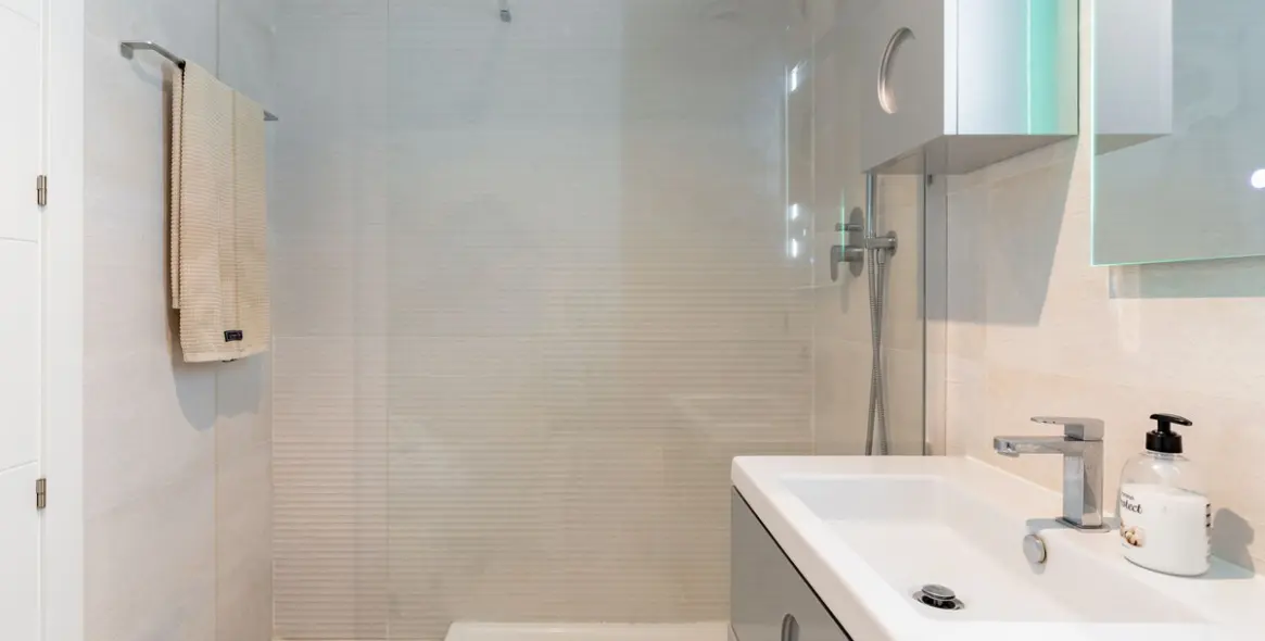 Venta de apartamento en planta baja en Estepona 31