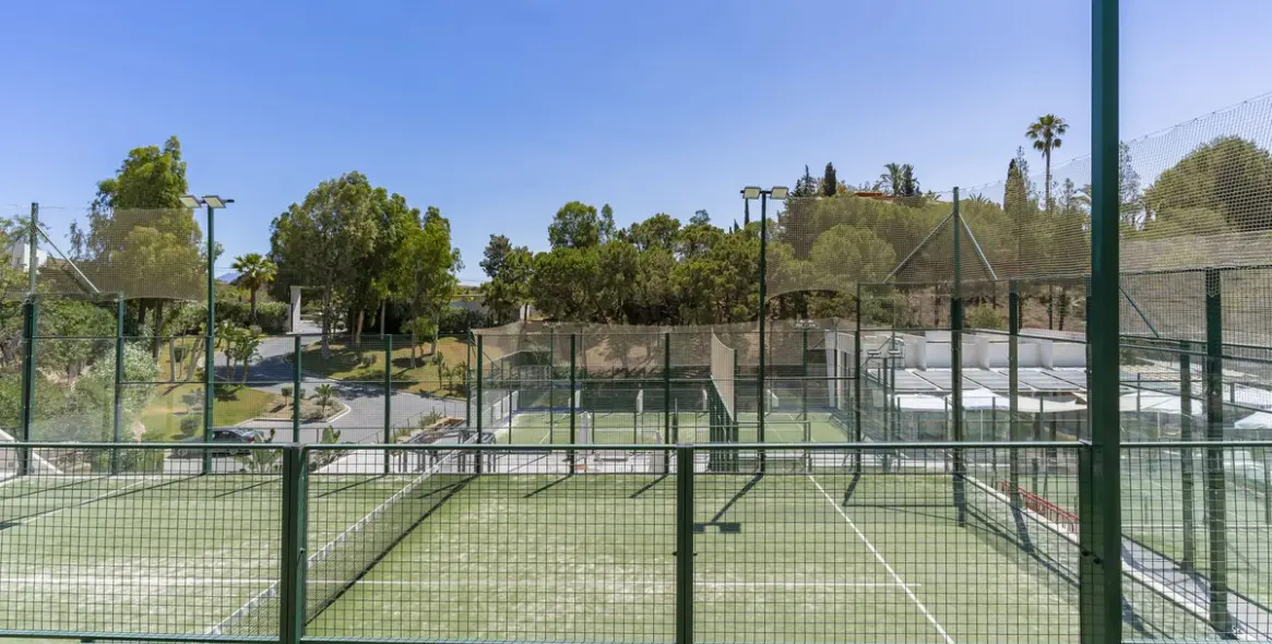 Venta de apartamento en planta baja en Estepona 38