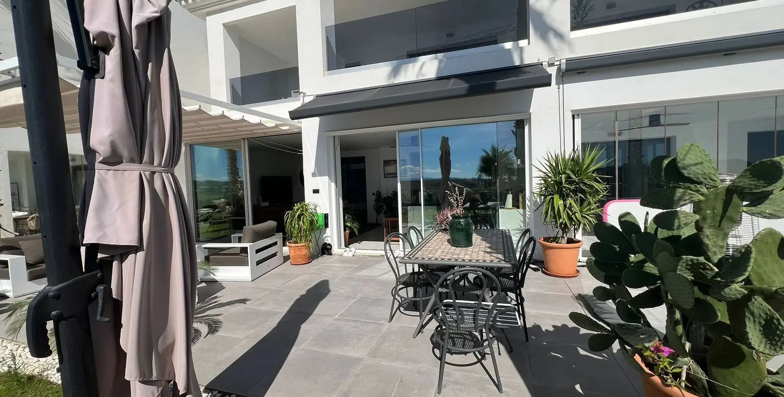 Продажа апартаментов на первом этаже в Estepona 3