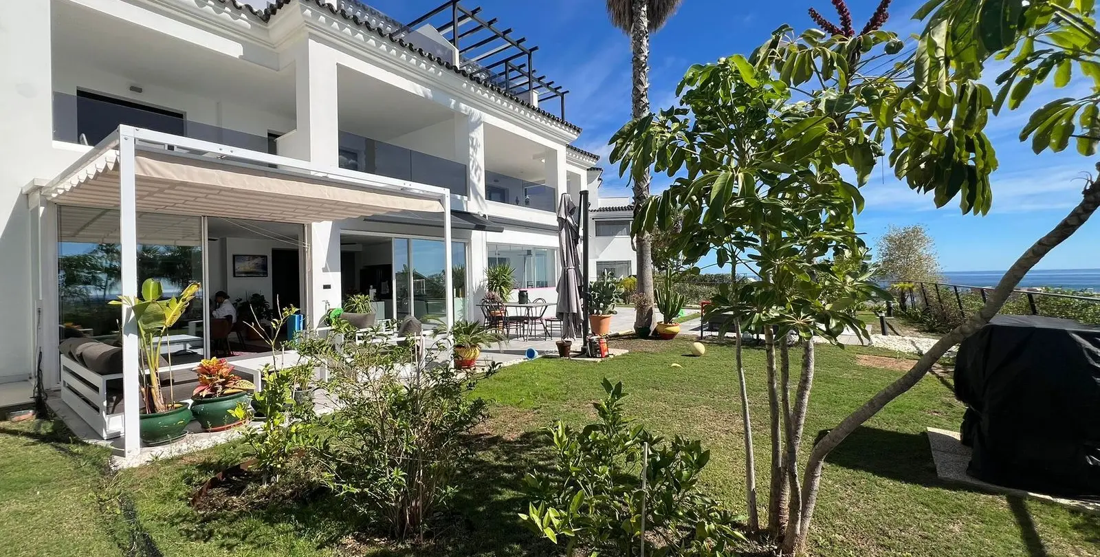 Продажа апартаментов на первом этаже в Estepona 4